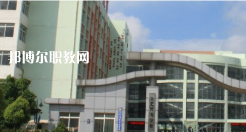 安徽2021年讀鐵路學(xué)校一年要多少錢