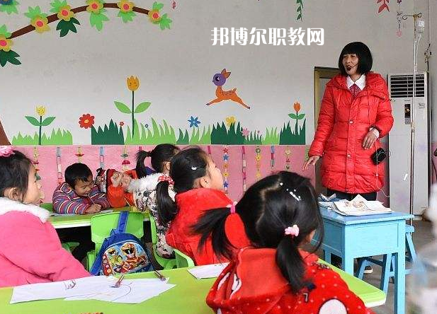 武漢2021年女生學(xué)幼師學(xué)校有前途嗎