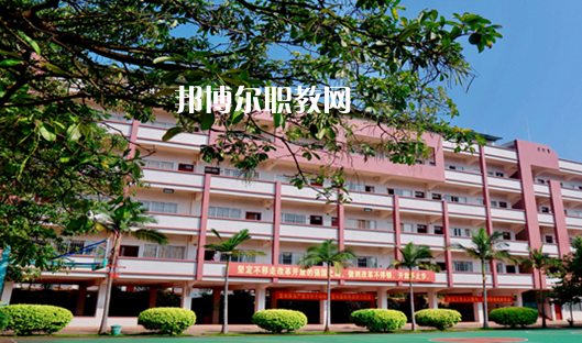 肇慶廣寧衛(wèi)生中等職業(yè)技術(shù)學(xué)校2021年報名條件、招生要求、招生對象