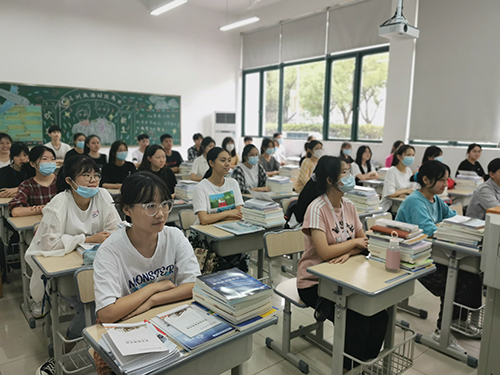 蘇州旅游與財(cái)經(jīng)高等職業(yè)技術(shù)學(xué)校2021年學(xué)費(fèi)、收費(fèi)多少