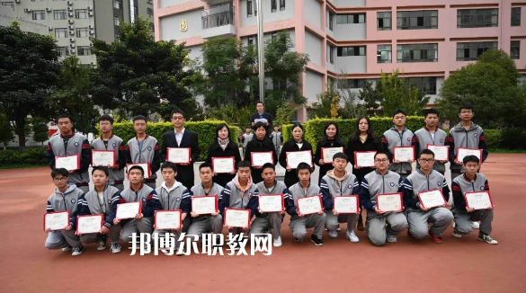 昆明盤龍職業(yè)高級中學怎么樣、好不好