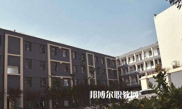 云南冶金高級(jí)技工學(xué)校2021年宿報(bào)名條件、招生要求、招生對(duì)象
