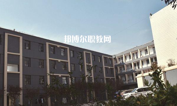 云南冶金高級(jí)技工學(xué)校2021年學(xué)費(fèi)。收費(fèi)多少