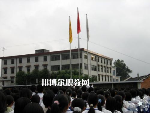 云南臨滄衛(wèi)生學(xué)校2021年報名條件、招生要求、招生對象