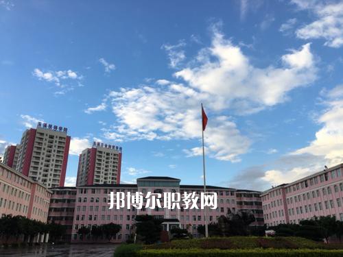 玉溪工業(yè)財(cái)貿(mào)學(xué)校2021年學(xué)費(fèi)。收費(fèi)多少