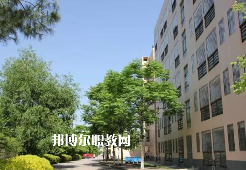 云南曲靖應(yīng)用技術(shù)學(xué)校2021年學(xué)費(fèi)、收費(fèi)多少