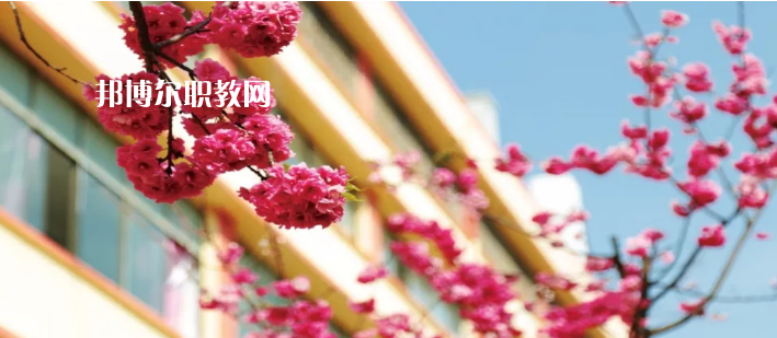 云南昆明工業(yè)學(xué)校2021年報名條件、招生要求、招生對象