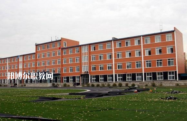 云南楚雄工業(yè)學(xué)校2021年學(xué)費、收費多少