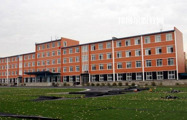 云南楚雄工業(yè)學(xué)校2021年報名條件、招生要求、招生對象
