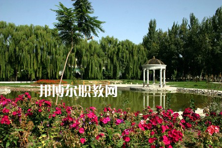 新疆喀什地區(qū)衛(wèi)生學(xué)校2021年招生辦聯(lián)系電話(huà)