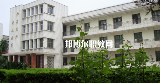 安徽省霍邱師范學(xué)校2021年報名條件、招生要求、招生對象
