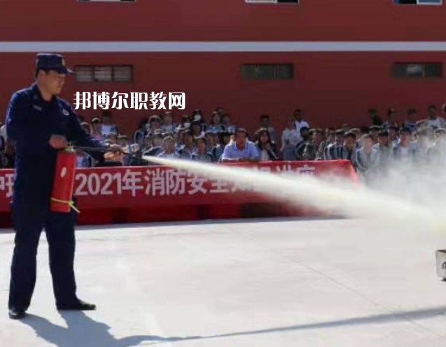 定西隴中護(hù)理學(xué)校2022年報(bào)名條件、招生要求、招生對(duì)象