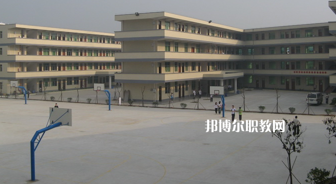 廣東領(lǐng)才技工學(xué)校2022年報名條件、招生要求、招生對象