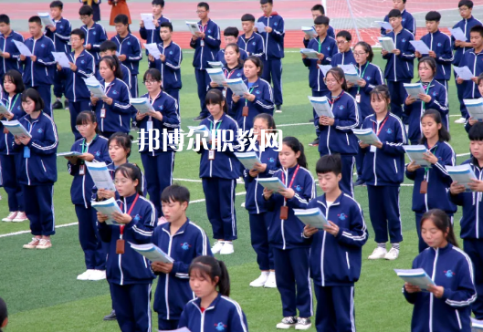 崇信縣職業(yè)教育中心2022年報名條件、招生要求、招生對象 