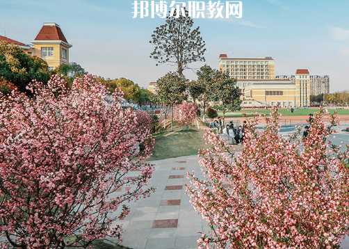 南京高等職業(yè)技術(shù)學(xué)校2022年報名條件、招生要求、招生對象