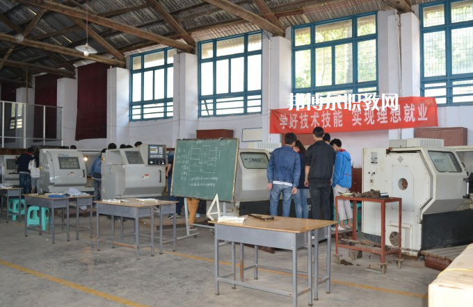 貴州鐵路技術(shù)學(xué)校2022年報(bào)名條件、招生要求、招生對象