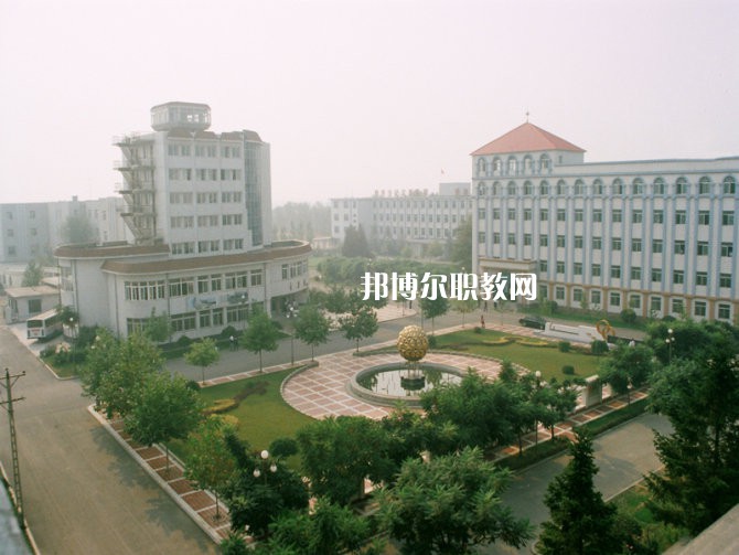 重慶市紡織技工學(xué)校2022年學(xué)費(fèi)、收費(fèi)多少 