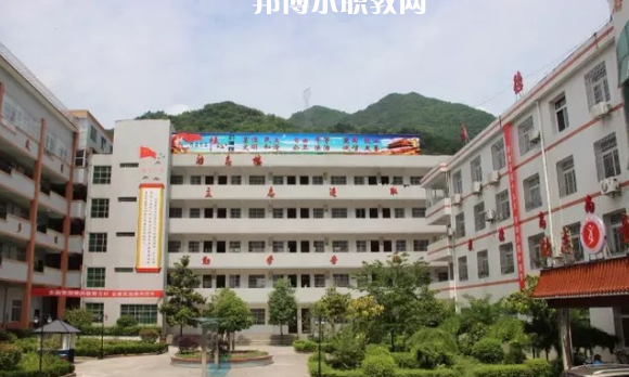 鎮(zhèn)巴職業(yè)中學怎么樣、好不好