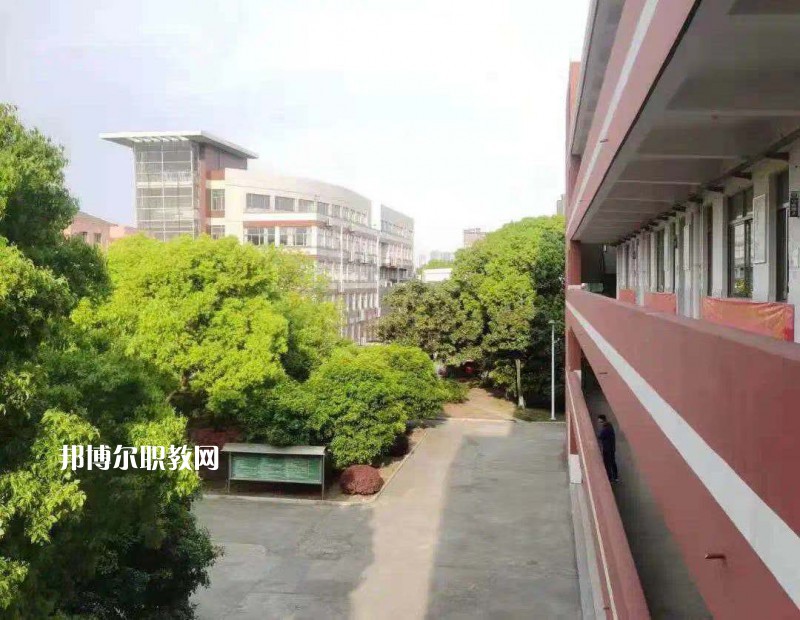 江陰商業(yè)中等專業(yè)學(xué)校2022年報名條件、招生要求、招生對象