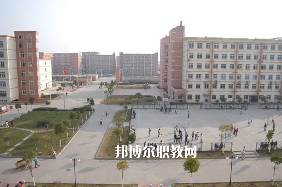 重慶合川教師進(jìn)修學(xué)校2022年學(xué)費(fèi)、收費(fèi)多少 