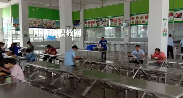 貴州貴陽(yáng)經(jīng)貿(mào)職業(yè)學(xué)校2022年報(bào)名條件、招生要求、招生對(duì)象