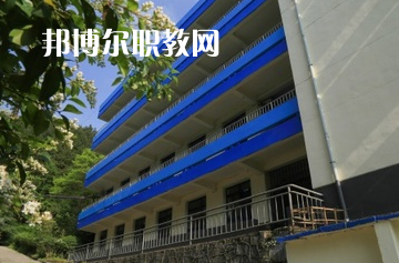 貴州科技學(xué)校2022年學(xué)費、收費多少