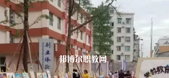 天府成人中等專業(yè)學(xué)校2022年學(xué)費(fèi)、收費(fèi)多少