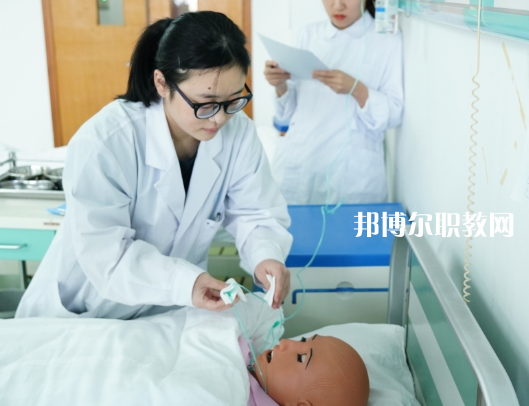 常州衛(wèi)生高等職業(yè)技術(shù)學(xué)校2022年報名條件、招生要求、招生對象