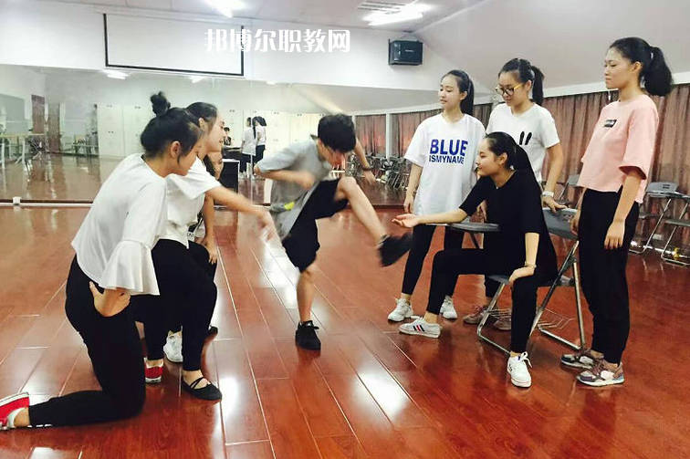 石家莊華韻藝術(shù)中專學(xué)校2022年報(bào)名條件、招生要求、招生對(duì)象