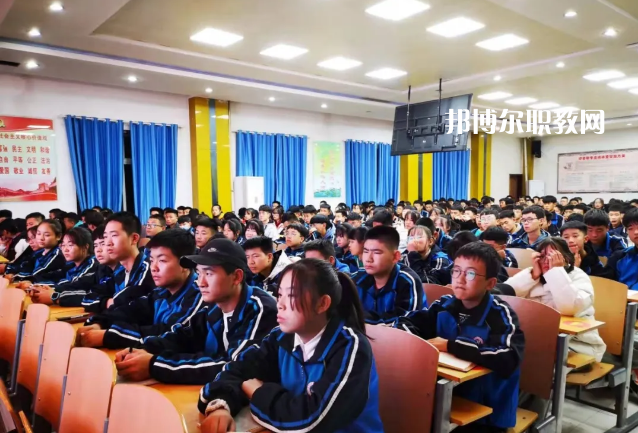 甘肅環(huán)縣職業(yè)中等專業(yè)學(xué)校2022年學(xué)費(fèi)、收費(fèi)多少