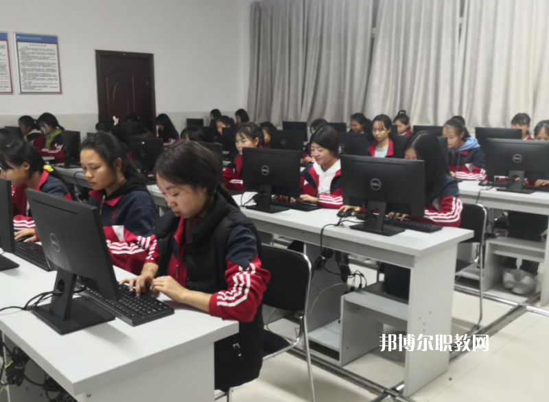 六枝特區(qū)職業(yè)技術(shù)學校2022年學費、收費多少