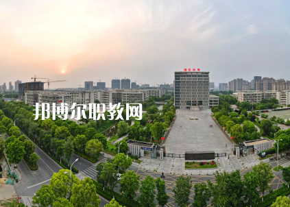 江蘇海安中等專業(yè)學校2022年報名條件、招生要求、招生對象