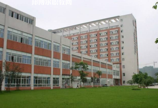 德陽中德工業(yè)技術(shù)學(xué)校2022年學(xué)費(fèi)、收費(fèi)多少