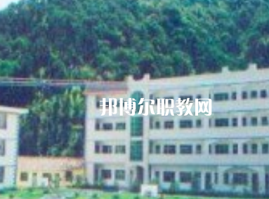 冕寧縣職業(yè)技術(shù)學(xué)校2022年報(bào)名條件、招生要求、招生對(duì)象