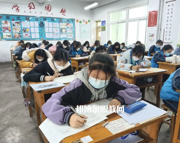 平?jīng)隼砉ぶ械葘I(yè)學(xué)校2022年報(bào)名條件、招生要求、招生對(duì)象