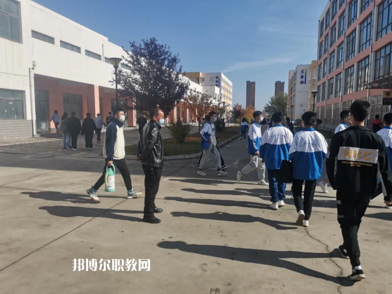 華亭職業(yè)教育中心2022年報名條件、招生要求、招生對象