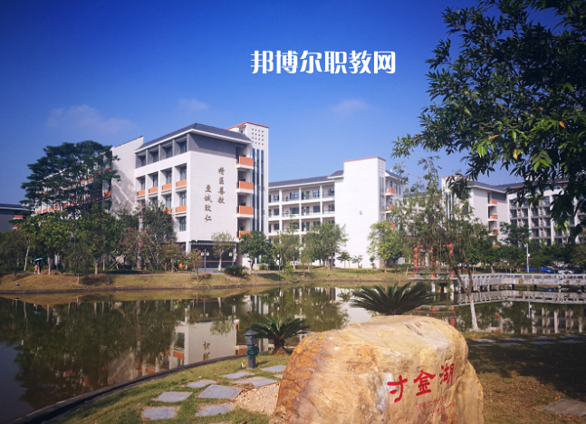 惠州衛(wèi)生學(xué)校2022年報(bào)名條件、招生要求、招生對象
