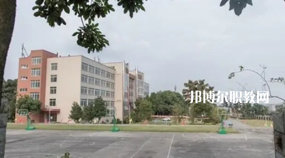 瀘州交通技工學(xué)校2022年報(bào)名條件、招生要求、招生對(duì)象