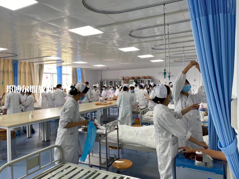 紅河州衛(wèi)生護理學(xué)校2022年報名條件、招生要求、招生對象