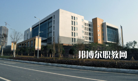 重慶合川職業(yè)教育中心2022年報(bào)名條件、招生要求、招生對(duì)象