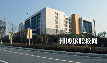 重慶建材技工學(xué)校2022年報(bào)名條件、招生要求、招生對(duì)象