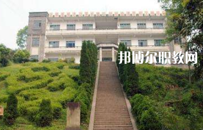 保山市昌寧縣職業(yè)技術(shù)學(xué)校2022年報名條件、招生要求、招生對象