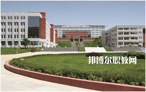 鳳慶縣職業(yè)高級中學(xué)2022年報(bào)名條件、招生要求、招生對象