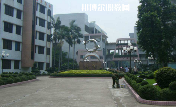 華坪縣職業(yè)高級(jí)中學(xué)2022年有哪些專(zhuān)業(yè)