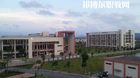 獨(dú)山中等職業(yè)學(xué)校2022年學(xué)費(fèi)、收費(fèi)多少