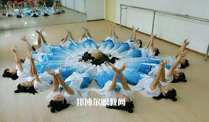 涿鹿縣職業(yè)技術(shù)教育中心2022年報名條件、招生要求、招生對象