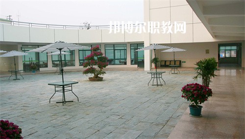 鎮(zhèn)江高等職業(yè)技術(shù)學(xué)校2022年報(bào)名條件、招生要求、招生對(duì)象