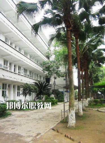四川瀘州鵬程中等職業(yè)學(xué)校2022年學(xué)費、收費多少