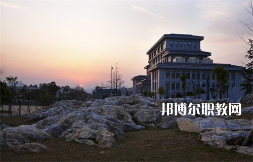 鎮(zhèn)江技師學(xué)院2022年報名條件、招生要求、招生對象