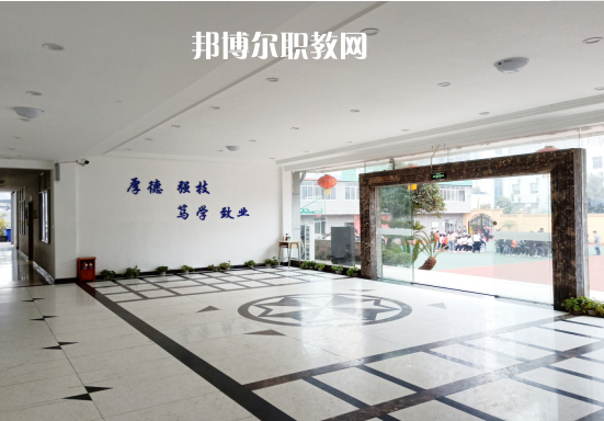 重慶機(jī)電技工學(xué)校2022年報(bào)名條件、招生要求、招生對(duì)象
